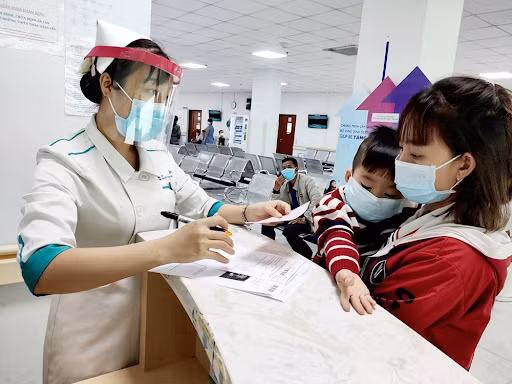 COVID-19 sang 24/4: Them 2 ca nhiem moi duoc cach ly ngay