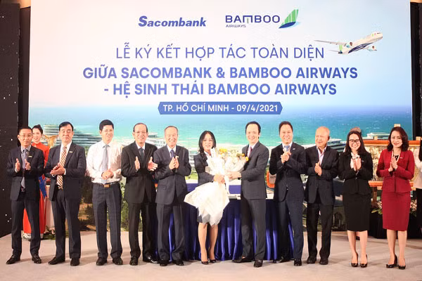 Ngan hang Sacombank va hang bay Bamboo Airways hop tac toan dien-Hinh-2