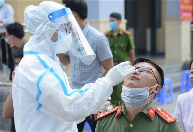 Thêm 33 ca mắc COVID-19 lây nhiễm trong sáng 13/5 Them 33 ca mac COVID-19 lay nhiem trong sang 13/5