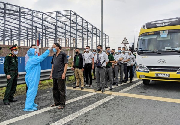 COVID-19 hôm nay 5/5: Không ghi nhận ca nhiễm mới, Cần Thơ truy vết 20 người đi cùng chuyến bay với BN2989 COVID-19 hom nay 5/5: Khong ghi nhan ca nhiem moi, Can Tho truy vet 20 nguoi di cung chuyen bay voi BN2989