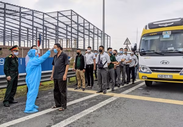 COVID-19 hom nay 5/5: Khong ghi nhan ca nhiem moi, Can Tho truy vet 20 nguoi di cung chuyen bay voi BN2989