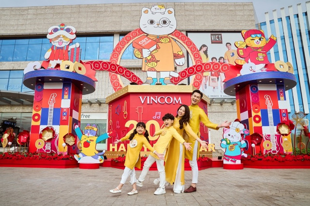 Ngũ “Cat” lâm “mall” - Mang Tết về nhà - Hình 3 Ngu “Cat” lam “mall” - Mang Tet ve nha-Hinh-3