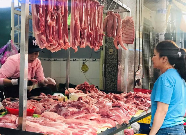 Giá heo hơi hôm nay: Tăng nhẹ ở phía Nam Gia heo hoi hom nay: Tang nhe o phia Nam