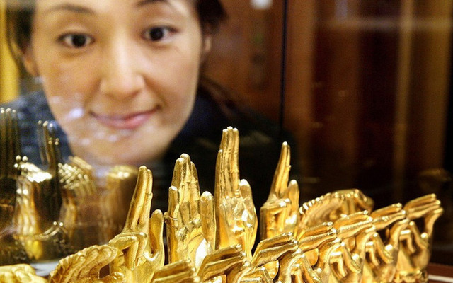 Giá vàng hôm nay giảm nhẹ phiên cuối tuần Gia vang hom nay giam nhe phien cuoi tuan
