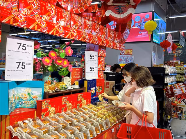 Rộn ràng mùa trăng sum vầy với bánh trung thu WinMart Ron rang mua trang sum vay voi banh trung thu WinMart