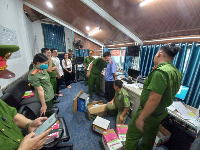 Bắt 2 đối tượng 'cò' mua bán giấy tờ khám chữa bệnh, trục lợi bảo hiểm - Hình 4 Bat 2 doi tuong 'co' mua ban giay to kham chua benh, truc loi bao hiem-Hinh-4