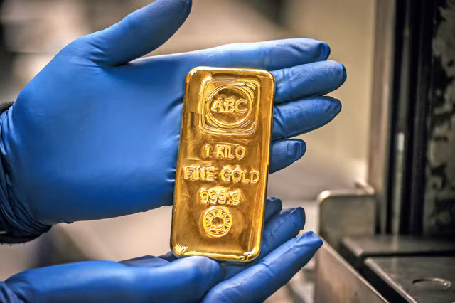 Gia vang hom nay 12/11 tang vot, tro lai vung 56 trieu dong/luong