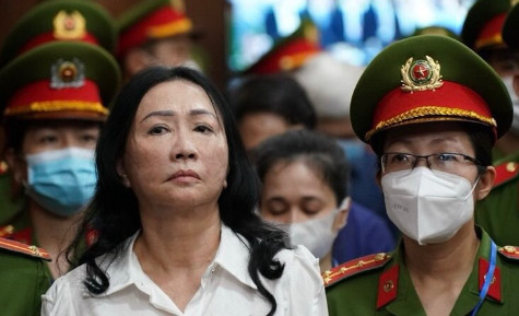 Hình ảnh Trương Huệ Vân, Trương Mỹ Lan tại tòa sáng nay - Hình 2 Hinh anh Truong Hue Van, Truong My Lan tai toa sang nay-Hinh-2