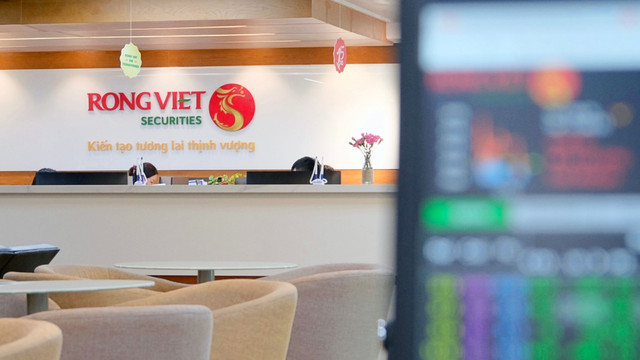 Chứng khoán Rồng Việt chi 100 tỷ mua 2 lô trái phiếu trước hạn Chung khoan Rong Viet chi 100 ty mua 2 lo trai phieu truoc han