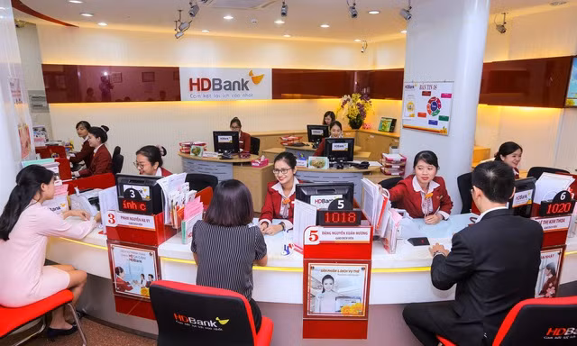 HDBank nhan 4 giai thuong quoc te ve chat luong dich vu