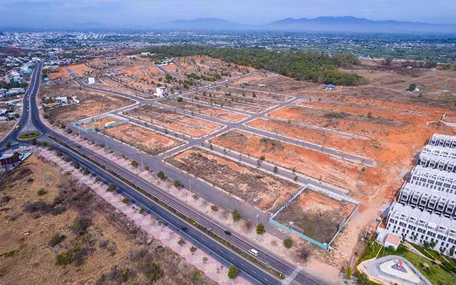 Cuu chu tich Binh Thuan va cap duoi gay thiet hai hon 45 ty dong: Chu dau tu du an Tan Viet Phat 2 la ai?-Hinh-2