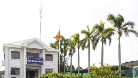 Gói thầu ở Tân Cảng Sa Đéc: "Đối thủ" giảm giá 11% vẫn trượt? 