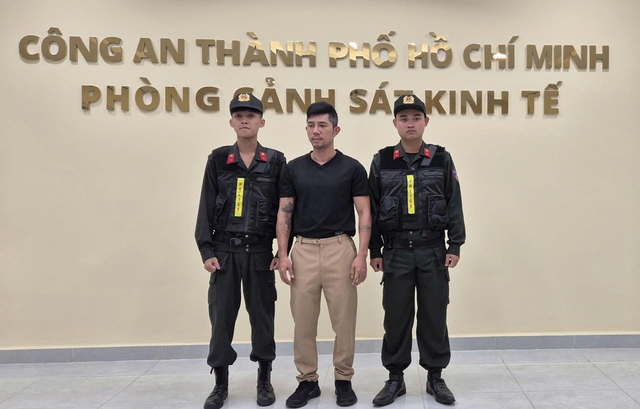 Cơ quan CSĐT Công an TPHCM tống đạt quyết định bắt giam Lương Bằng Quang về tội đưa hối lộ 566.png