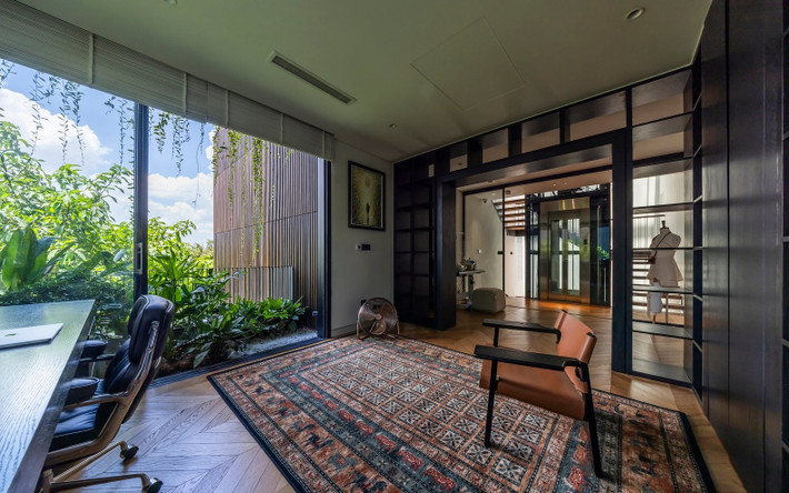 Kết hợp cùng vật liệu gỗ, bê tông mài, kính và cây xanh, mỗi góc nhà đều trở nên mềm mại, thư giãn và nhiều tầng cảm xúc. Ảnh: Hiroyuki Oki