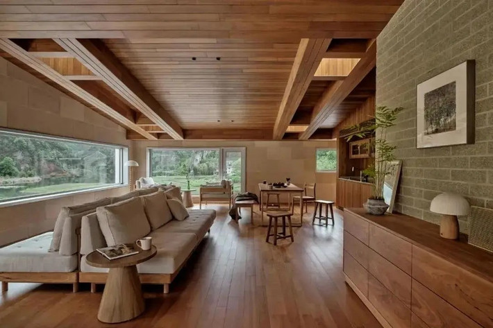 Phòng khách nằm ở tầng 4, nơi có tầm nhìn đẹp nhất trong nhà. Ảnh: Sohu