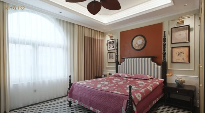 Phòng ngủ trên tầng 2. Ảnh chụp màn hình NhaTo