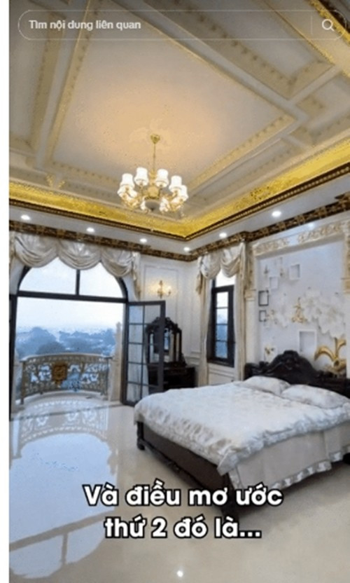 Phòng ngủ với tầm view tuyệt đẹp. Ảnh chụp màn hình