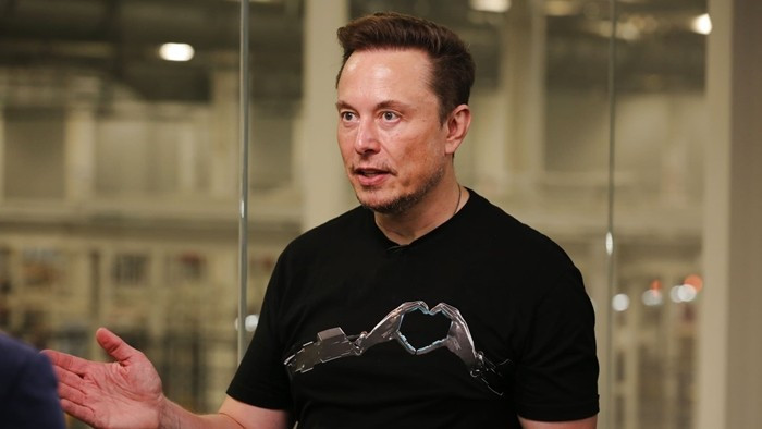 Phát biểu tại Hội nghị toàn cầu Miken ở Los Angles năm ngoái, Elon Musk tiết lộ thích nghe series về "sự sụp đổ của các nền văn minh" trước khi đi ngủ. Ảnh: CNBC