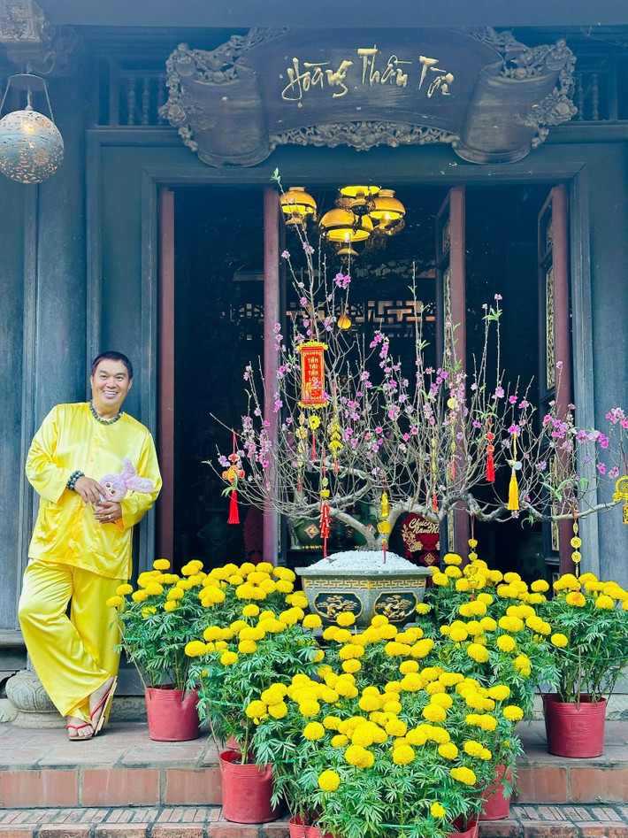 Mới đây trên trang cá nhân, Hoàng Mập bày tỏ sự bức xúc khi phát hiện một tài khoản mạng xã hội đăng tải thông tin nam nghệ sĩ bán gấp biệt phủ vì vỡ nợ, trốn đi xa. Ảnh: FB Hoàng Minh Bùi