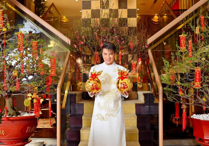 Toàn bộ không gian toát lên sự tinh tế, sang trọng với gam màu vàng chủ đạo. Ảnh: FBNV