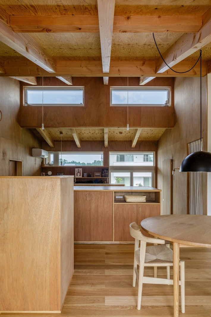 Gian bếp nhỏ nhưng đầy đủ công năng. Ảnh: Ippei Shinzawa