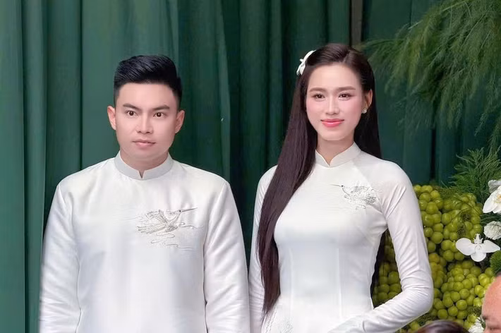 Mới đây, lễ ăn hỏi của Hoa hậu Đỗ Thị Hà và thiếu gia Nguyễn Viết Vương đã diễn ra tại nhà gái ở xã Đông Thành (Thanh Hóa). Ảnh: Tiền phong