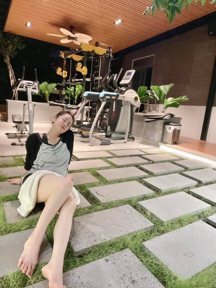 Khu vực tập thể dục được trang bị nhiều loại máy móc hỗ trợ. Ảnh: FBNV &gt;&gt;&gt; Mời độc giả xem video: Hà Nội kiểm tra hơn 1.000 căn biệt thự cũ. Nguồn: VTV24