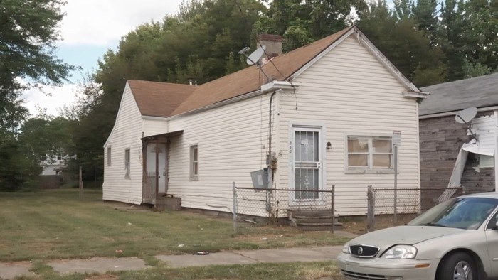 Thậm chí, chính quyền Louisville ước tính, chi phí sửa chữa có thể vượt quá giá trị thực của căn nhà. Ảnh: WHAS