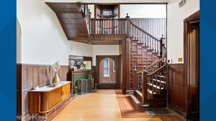 Những bất động sản này trên lý thuyết chỉ tốn của người mua 1 USD, nhưng chi phí cuối cùng để mua những căn nhà này có thể lên tới hơn 100.000 USD. Ảnh: WHAS