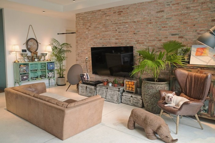 Căn hộ của Châu Bùi nằm ở quận 4 (TP HCM) có diện tích khoảng 94m2. Thời điểm mua căn hộ này, Châu Bùi phải lên kế hoạch trong 2 năm. Ảnh: FBNV