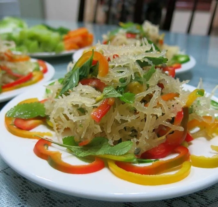 Loại rau dại này có thể chế biến thành nhiều món hấp dẫn như: nấu chè, phơi khô làm gỏi, xào với thịt, nấu cháo...Ảnh: Dân Việt