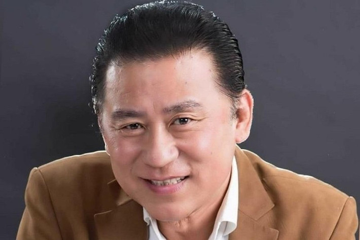 NSND Tạ Minh Tâm được nhiều khán giả ưu ái coi là "ông hoàng nhạc đỏ" của miền Nam nhờ chất giọng tenor khỏe khoắn, giàu cảm xúc và ghi dấu ấn với những ca khúc hào hùng về Tổ quốc. Ảnh: Plo