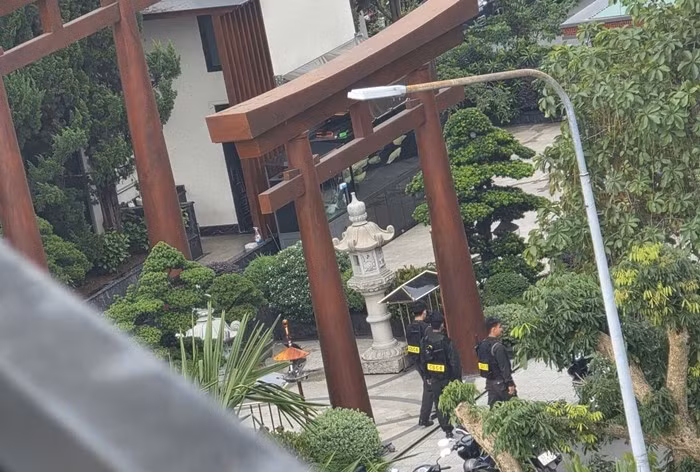 Hệ thống sân vườn được đầu tư kỳ công, xa hoa. Ảnh: Linh An/Vietnamnet