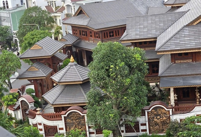 Biệt phủ của vợ chồng Mailisa xây trên khu đất rộng khoảng 4.000m2, thiết kế theo phong cách Á Đông, sử dụng nhiều loại gỗ quý. Ảnh: Vietnamnet