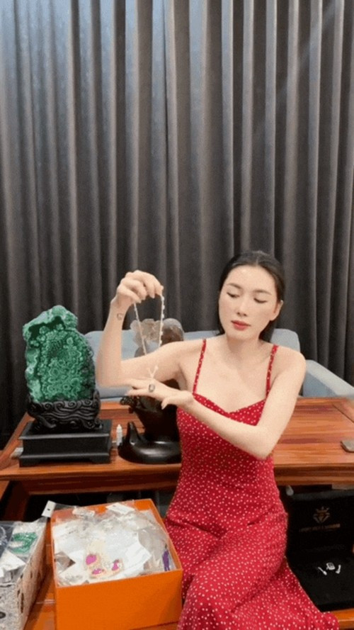 Đáng chú ý, Ngân Collagen còn sở hữu bộ sưu tập kim cương giá trị hàng trăm tỷ đồng. Ảnh chụp màn hình