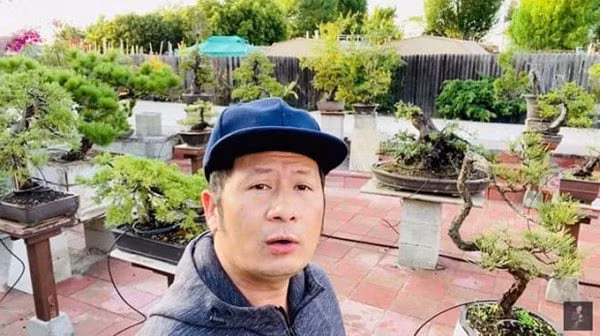 Ngoài ra, Bằng Kiều cũng sở hữu vườn bonsai tiền tỷ với đủ loại và kích thước khác nhau. Nguồn ảnh: FBNV