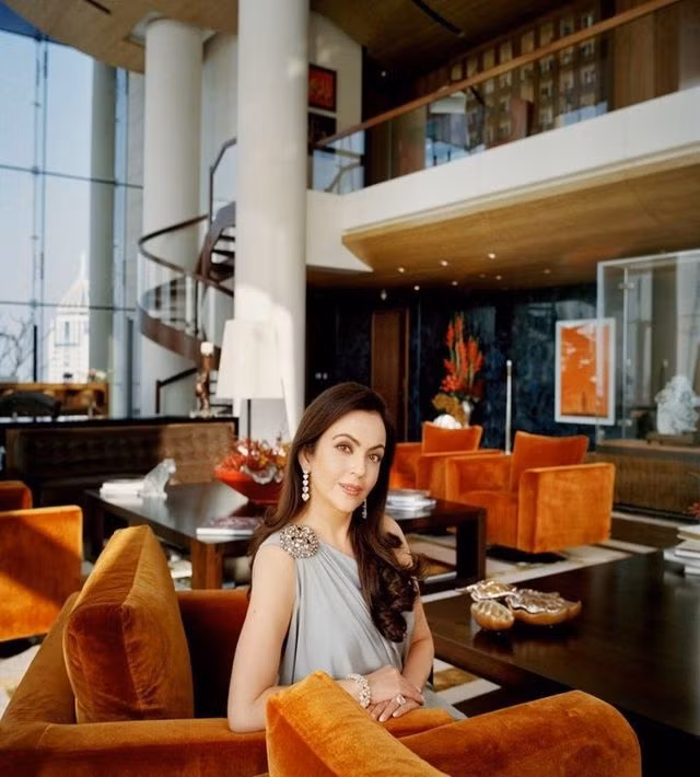 Để vận hành và phục vụ ngôi nhà, tỷ phú Ấn Độ đã phải thuê đến 600 nhân viên.