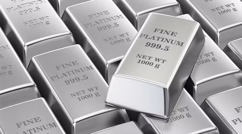 Đã có thời bạch kim được coi là có giá trị hơn vàng, nhưng trong những năm gần đây, điều đó đã ngược lại. Với mức giá 894 USD mỗi ounce, chắc chắn đây là một trong những kim loại đắt nhất nhưng không hơn vàng.