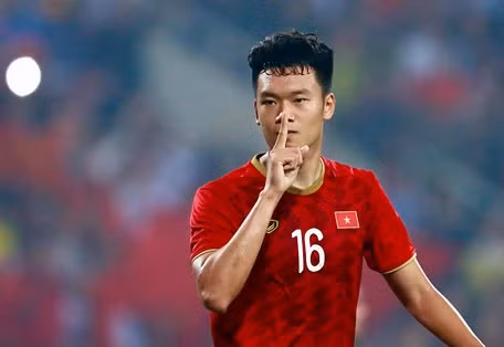 Sự xuất hiện của Thành Chung trong đợt tập trung ĐTQG dự King's Cup lần này, HLV Park Hang-seo sẽ có thêm nhiều phương án trong việc phát triển trạng thái từ phòng ngự sang tấn công.