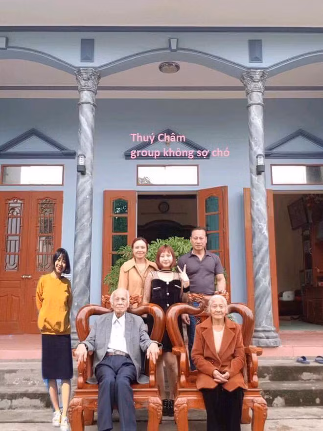 Mới đây, dân mạng đang rủ nhau khoe ảnh ghép mà chỉ cần nhìn qua thôi, ai nấy cũng phải bật cười.