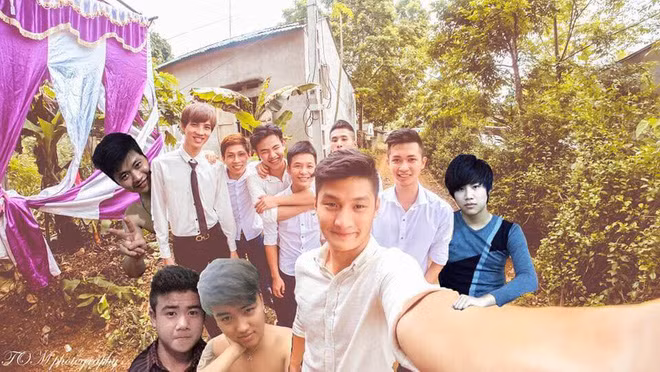 Phải thừa nhận rằng, công nghệ đang thay đổi cuộc sống của con người. Nó biến những điều tưởng chừng như không thể thành có thể. Điển hình như photoshop, nó giúp ta ngồi yên 1 chỗ nhưng có thể "check-in muôn nơi".