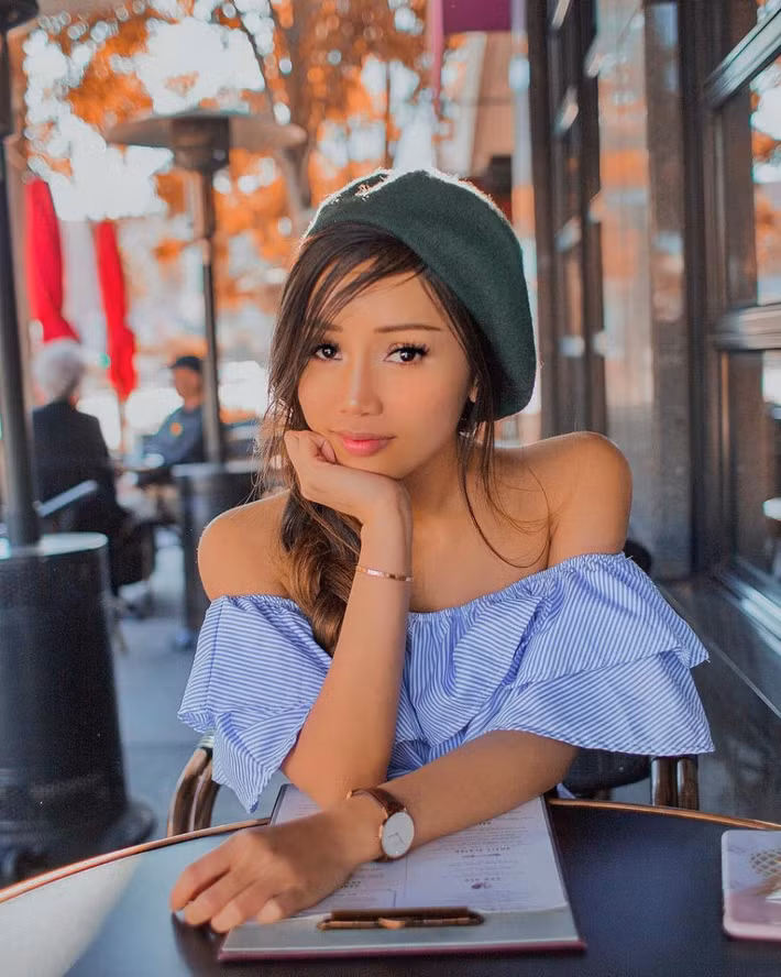 Faye Miah sinh năm 1995 tại Việt Nam nhưng đã chuyển Mỹ từ khi còn nhỏ. Hiện tại, cô nàng đang sinh sống và làm việc tại Los Angeles.