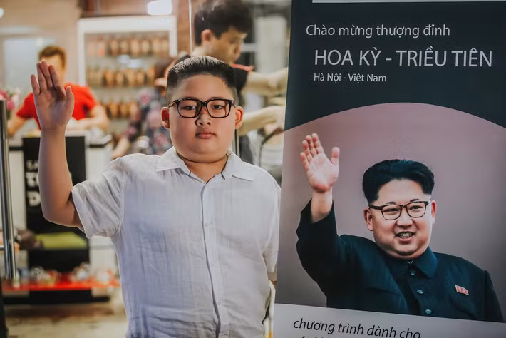 Nói thêm về cuộc gặp thượng đỉnh Mỹ - Triều sắp tới, Gia Huy có gửi lời nhắn nhủ tới chủ tịch Kim Jong Un rằng: "Nếu có cơ hội gặp chủ tịch Kim tại Việt Nam hoặc Triều Tiên, con mong được bắt tay ông ý. Thêm nữa, con rất muốn có cơ hội đến Triều Tiên con sẽ rất vui và mong rằng ông hãy cố gắng giữ hòa bình cho thế giới".