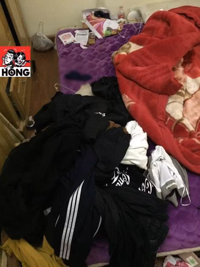 Cụ thể, 1 chàng trai đã phải lên tiếng "bóc phốt" chính em vợ mình vì thói quen ở bẩn. Theo thanh niên này chia sẻ thì em vợ của anh chàng đang là sinh viên năm nhất tại một trường Đại học ở Hà Nội và hiện đang sống cùng nhà với vợ chồng anh.