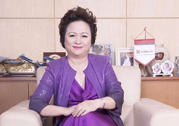 4. Gia đình bà Nguyễn Thị Nga - Tập đoàn BRG, Seabank, Intimex. Bà Nguyễn Thị Nga khởi nghiệp kinh doanh từ những năm 1980 với ngành kinh doanh xe máy. Bà từng giữ chức vụ chủ tịch HĐQT Techcombank trước khi giữ chức vụ chủ tịch HĐQT Seabank. Ngoài ra, bà Nga còn là người đứng đầu tập đoàn đa ngành BRG.