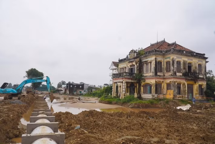 Ngôi biệt thự cổ của Đốc phủ sứ Võ Hà Thanh được xây dựng năm 1924, tại phường Bửu Long (TP Biên Hòa, tỉnh Đồng Nai) mang kiến trúc kiểu Phương Tây, có giá trị lịch sử. Ảnh: Plo