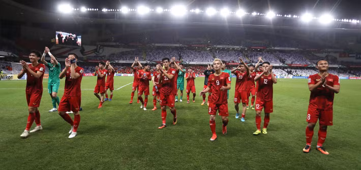 Sau chiến thắng 4-1 của Lebanon trước CHDCND Triều Tiên trong lượt trận cuối cùng ở bảng E, đội tuyển Việt Nam đã trở thành chủ nhân của tấm vé cuối cùng lọt vào vòng 1/8 Asian Cup 2019. Ảnh: Vietnamnet.