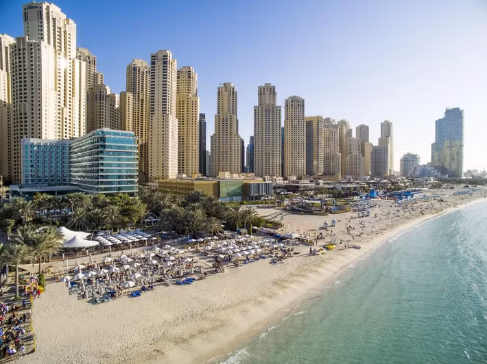 Hilton Resort là chuỗi khách sạn nghỉ dưỡng 5 sao sang trọng bậc nhất ở Dubai. Ảnh: Booking.