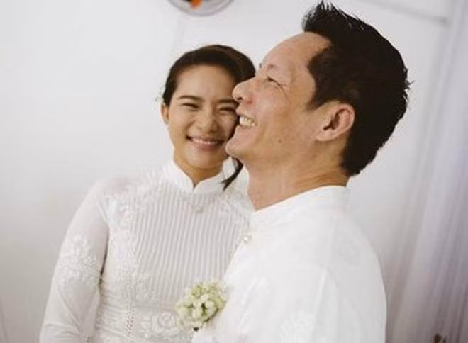 Sau khi trải qua những cuộc hôn nhân đổ vỡ, năm 2015, đại gia Nguyễn Đức An xây dựng hạnh phúc mới với người mẫu Phan Như Thảo - kém ông 26 tuổi.