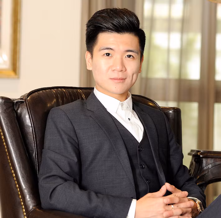 Đỗ Quang Vinh được biết đến với danh xưng "thiếu gia nghìn tỷ" khi là con trai cả Chủ tịch HĐQT kiêm Tổng Giám đốc Tập đoàn T&amp;T, kiêm Chủ tịch HĐQT SHB - Đỗ Quang Hiển. Đỗ Quang Vinh sinh năm 1989. Ảnh: Internet